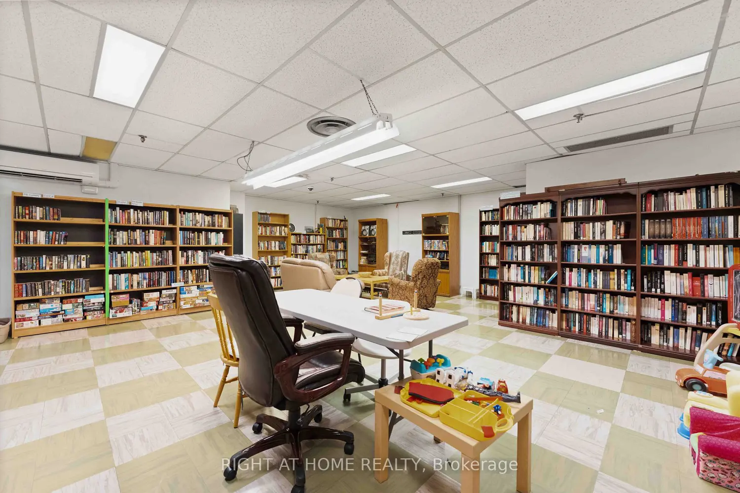 Additional image 15 of 665 Bathgate Drive 311