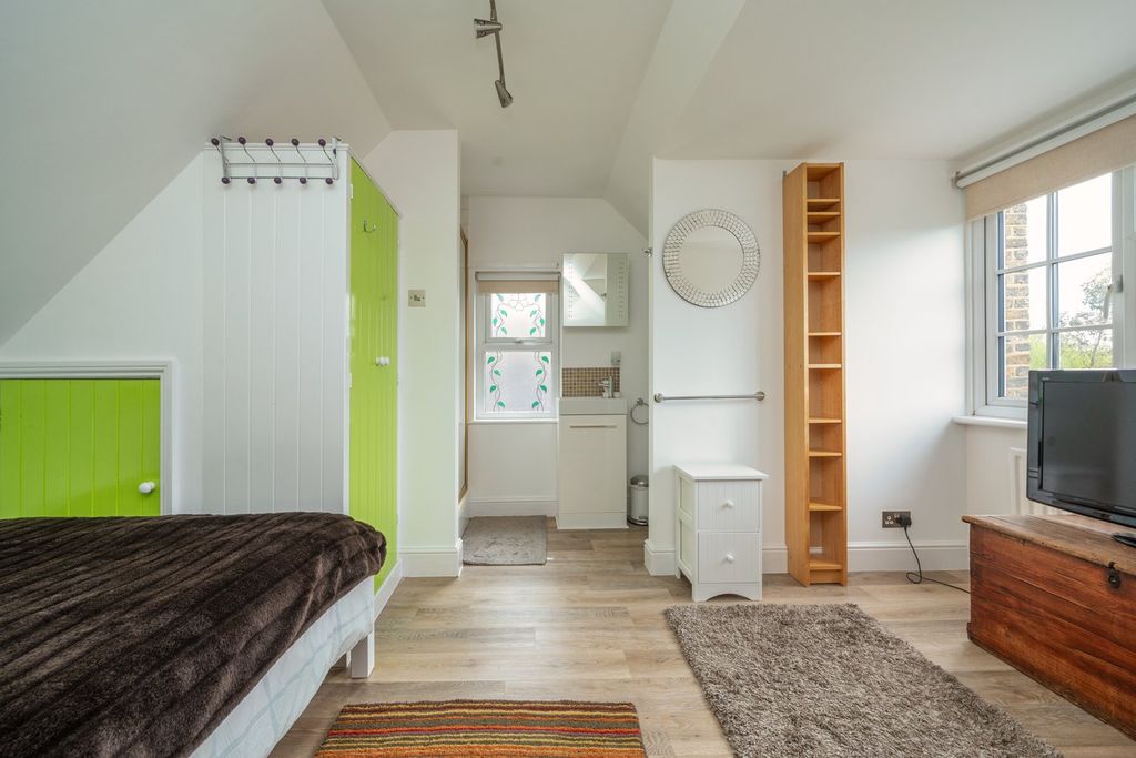 Additional image 16 of 4 bed semi-detached house for saleParkland Grove, Ashford TW15