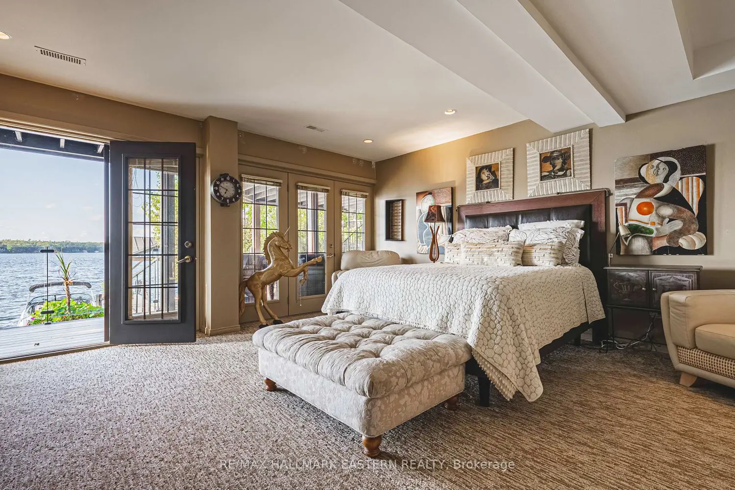 1052 Tedford Lane photo 4