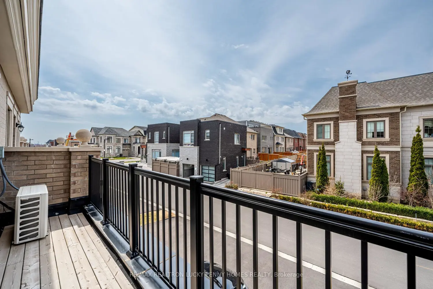 Additional image 17 of 9484 Bayview Avenue