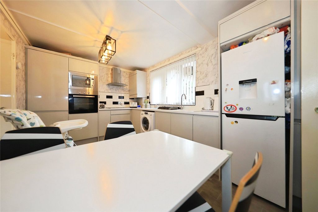 Additional image 12 of 2 bed flat for saleBromfield Court, Mount Road, Tettenhall Wood, Wolverhampton WV6