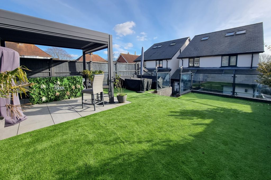 Additional image 28 of 4 bed detached house for saleDrayton, Hampshire PO6