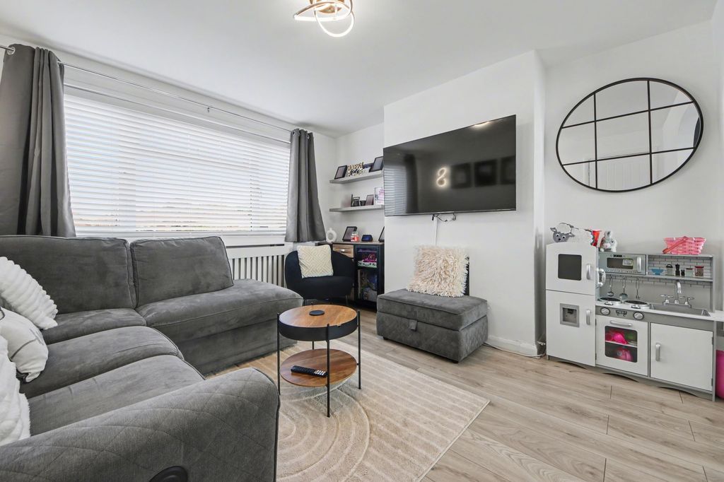 Additional image 2 of 3 bed semi-detached house for saleSouth East Road, Sholing SO19
