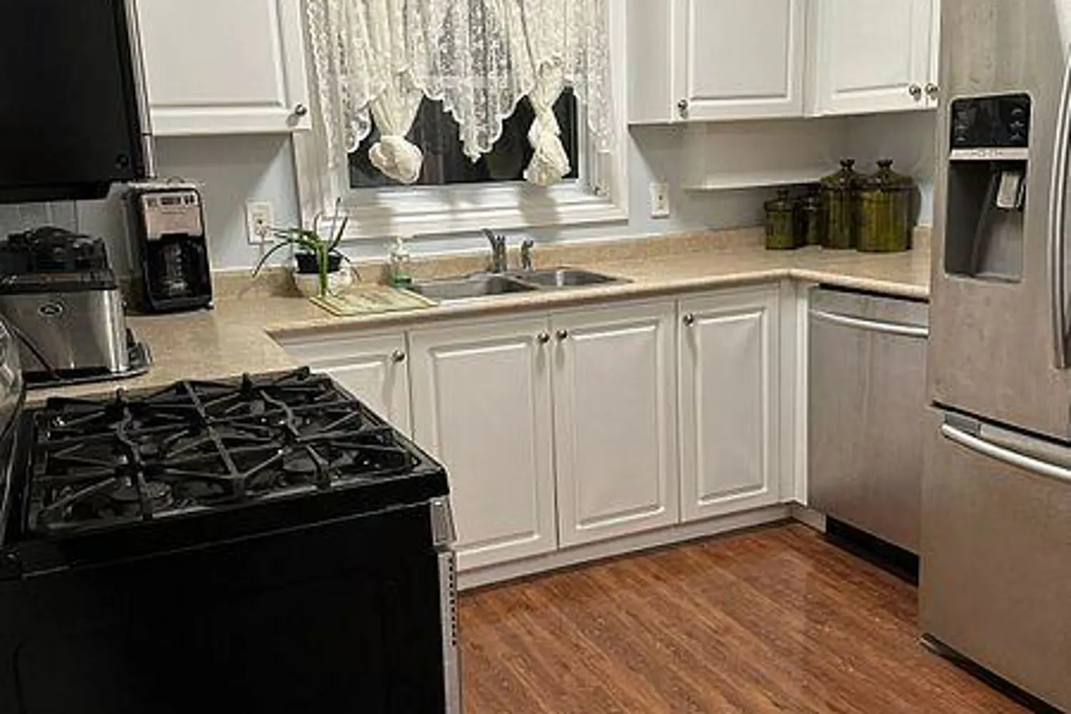 Additional image 10 of 393 Adeline Drive