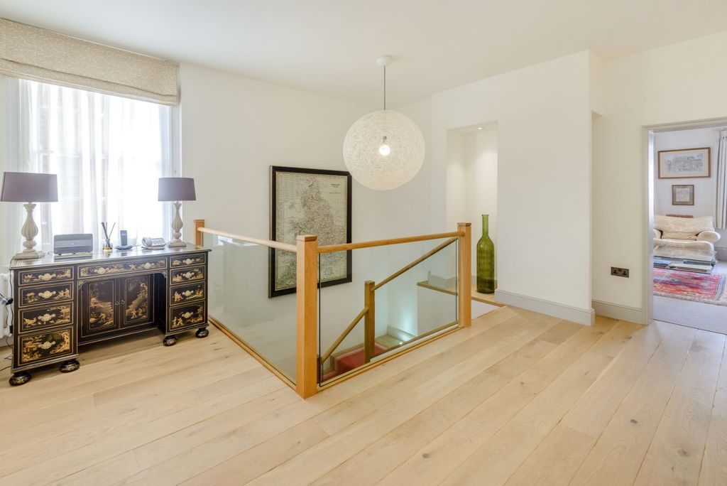 Additional image 9 of 4 bed terraced house for salePark Street, Windsor, Berkshire SL4