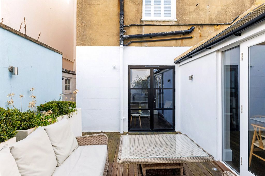 Additional image 20 of 4 bed terraced house for saleKings Road, Windsor, Berkshire SL4