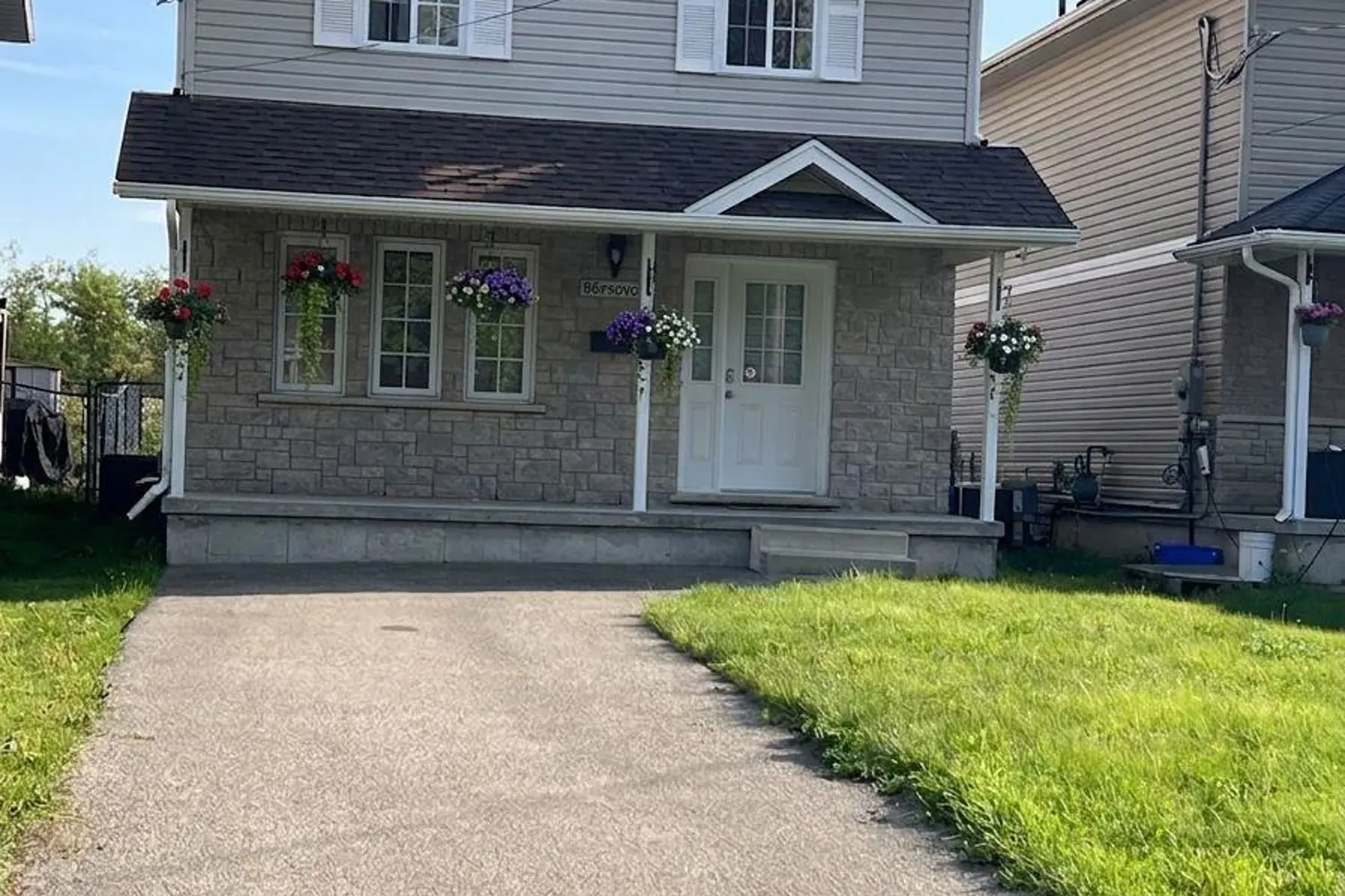 36 Grand River Avenue