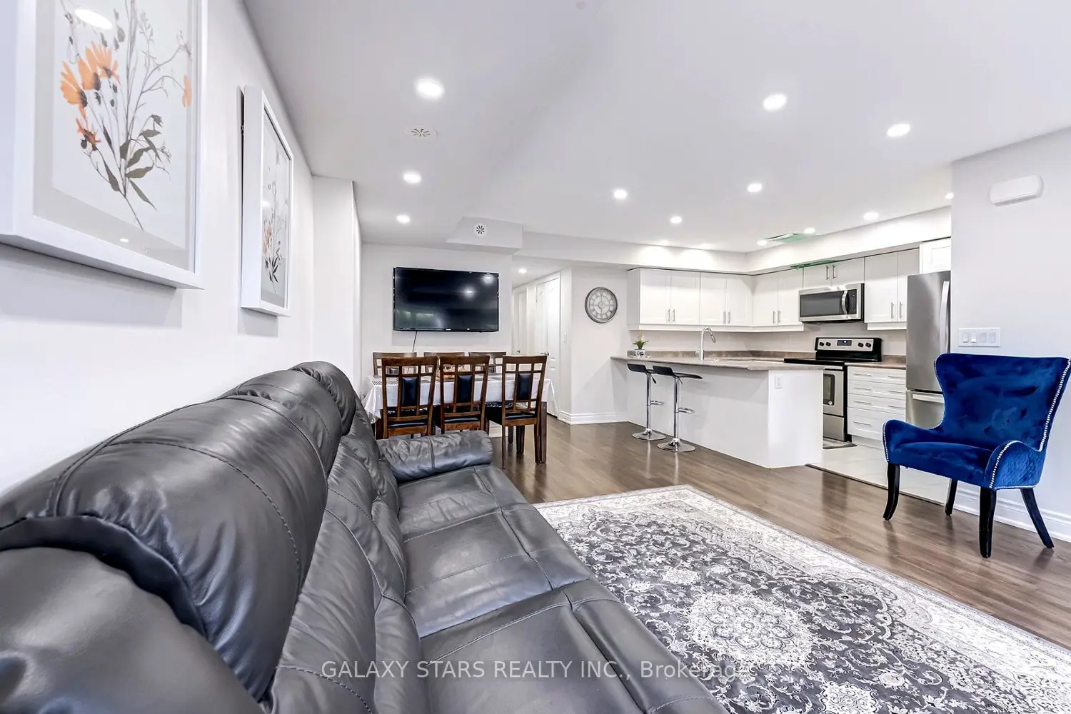 1 Blanche Lane 801 photo 3