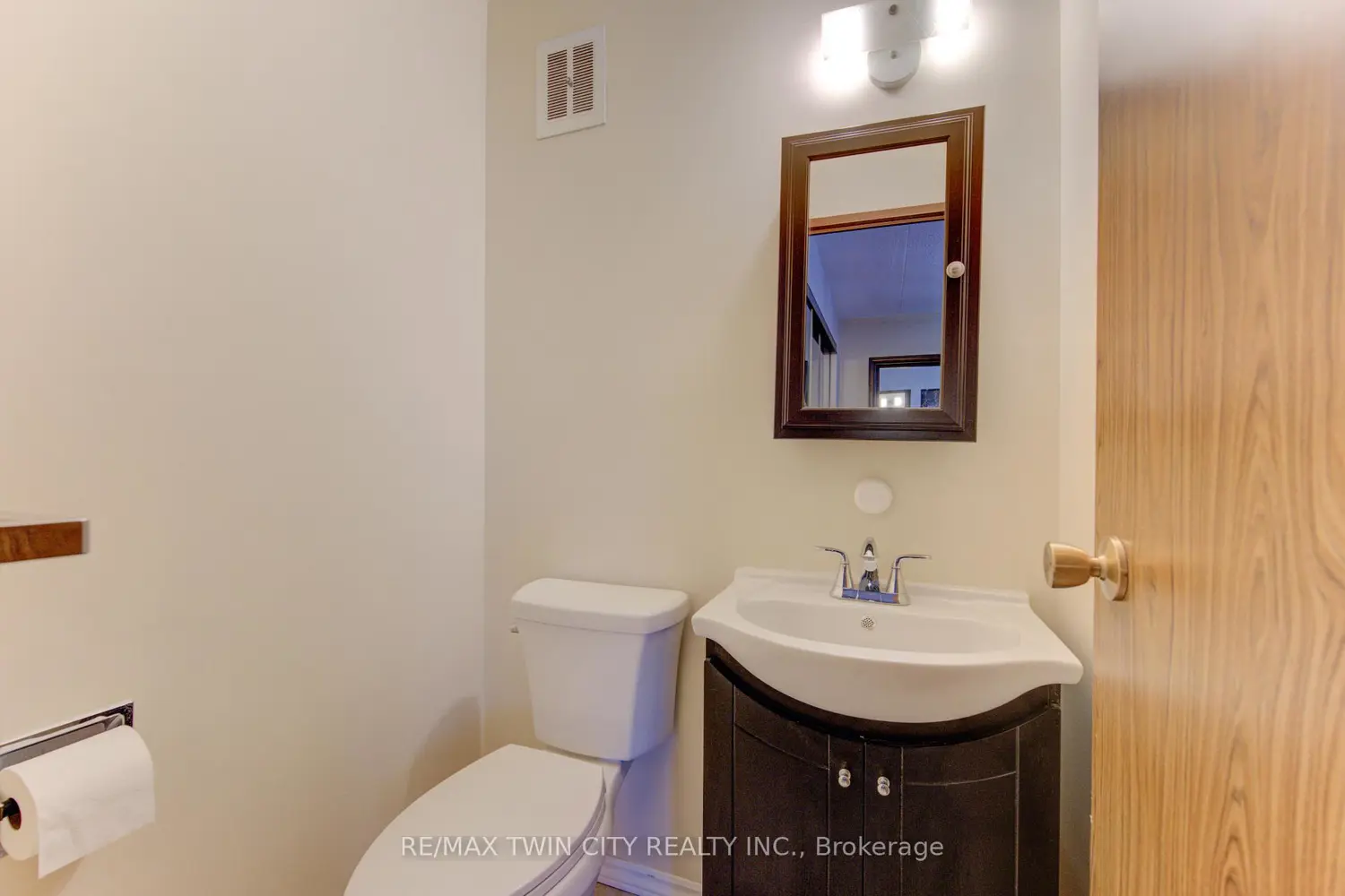 Additional image 10 of 24 Mooregate Crescent 305