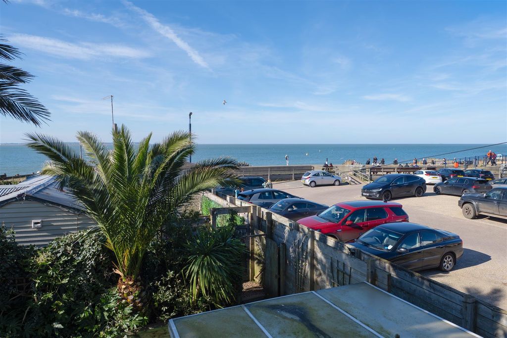 Additional image 2 of 5 bed detached house for saleIsland Wall, Whitstable CT5