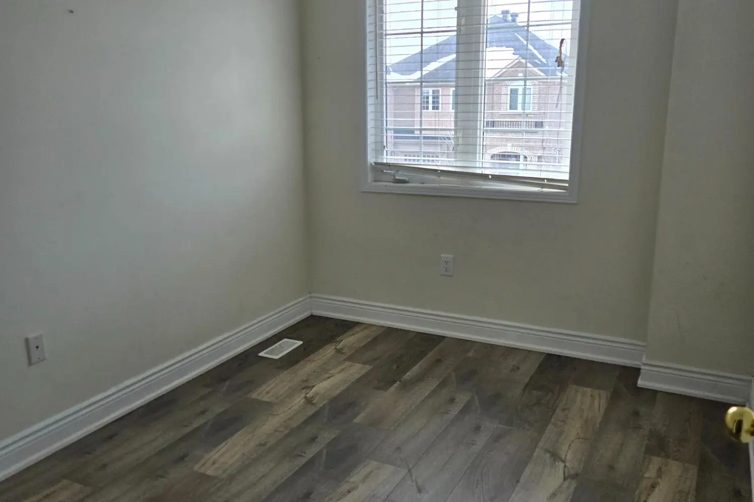 Additional image 2 of 110 Crystalview Crescent