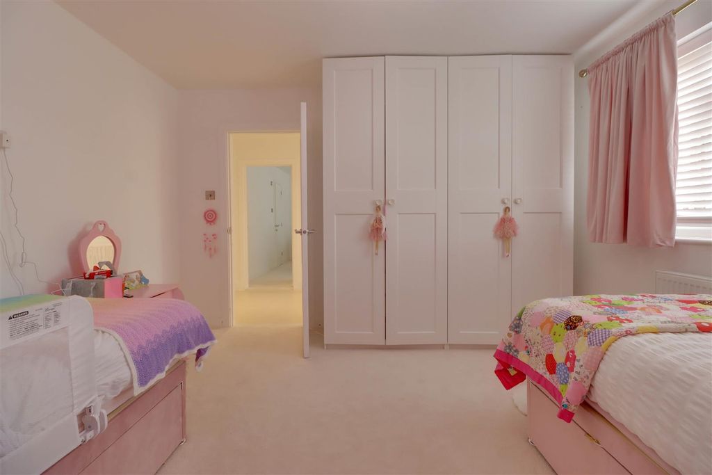 Additional image 15 of 3 bed detached bungalow for saleSugden Avenue, Wickford SS12