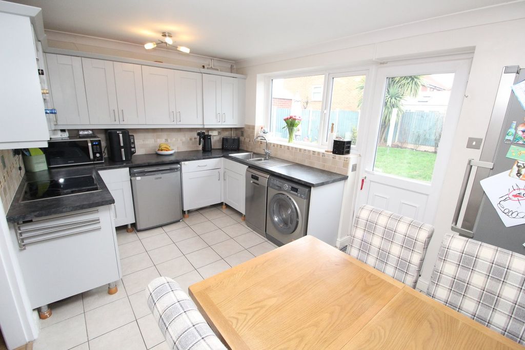 Additional image 5 of 3 bed semi-detached house for salePhipps Close, Whetstone, Leicester LE8