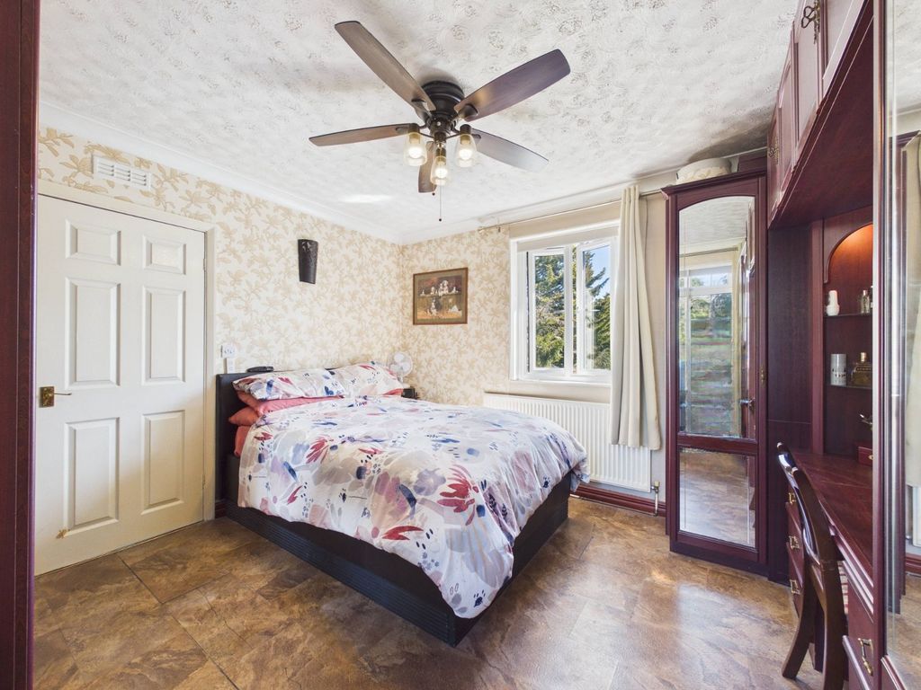 Additional image 6 of 3 bed detached house for saleClockhouse Lane, Ashford, Surrey TW15