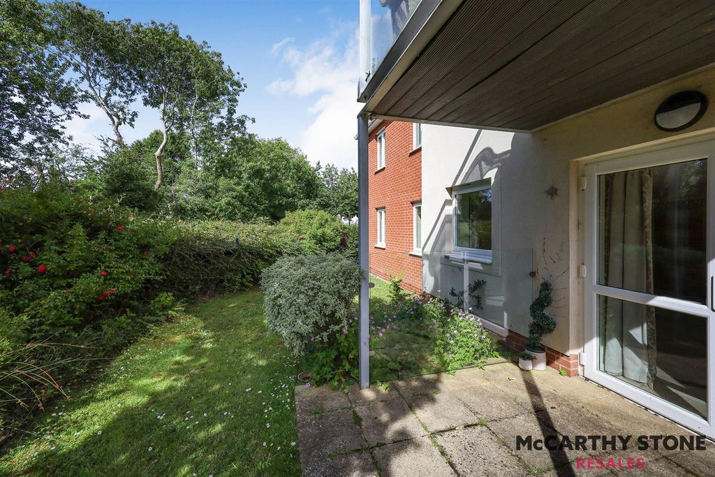 Additional image 21 of 2 bed flat for saleSomers Brook Court, Newport, Isle Of Wight PO30