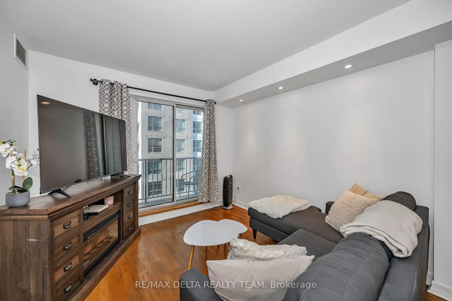 Additional image 9 of 200 Besserer Street 1006