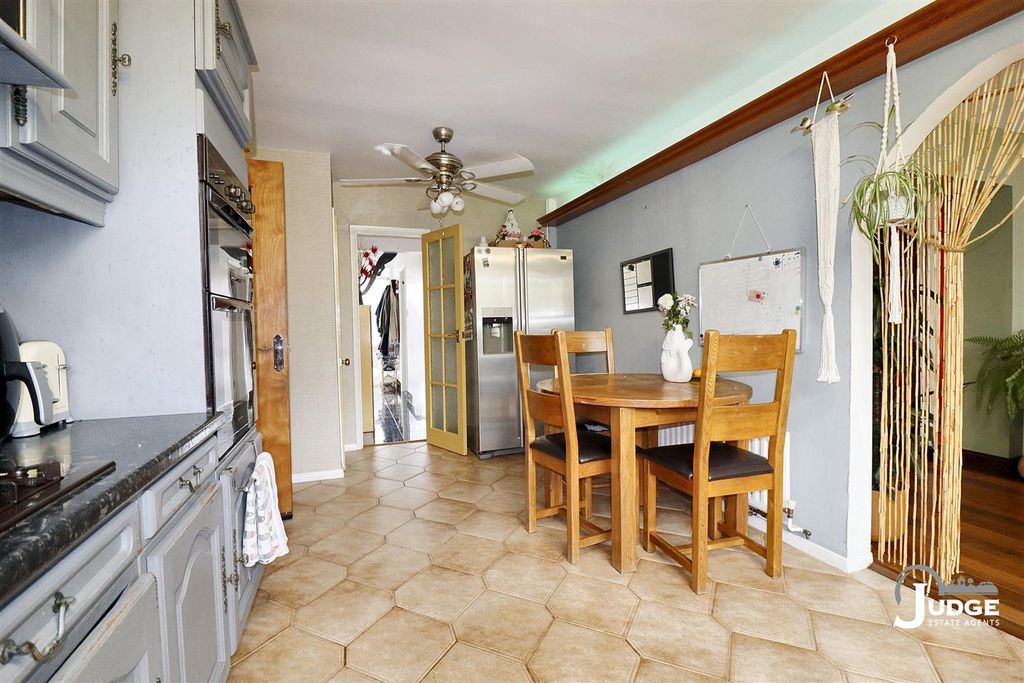 Additional image 15 of 3 bed semi-detached house for saleLedwell Drive, Glenfield, Leicester LE3