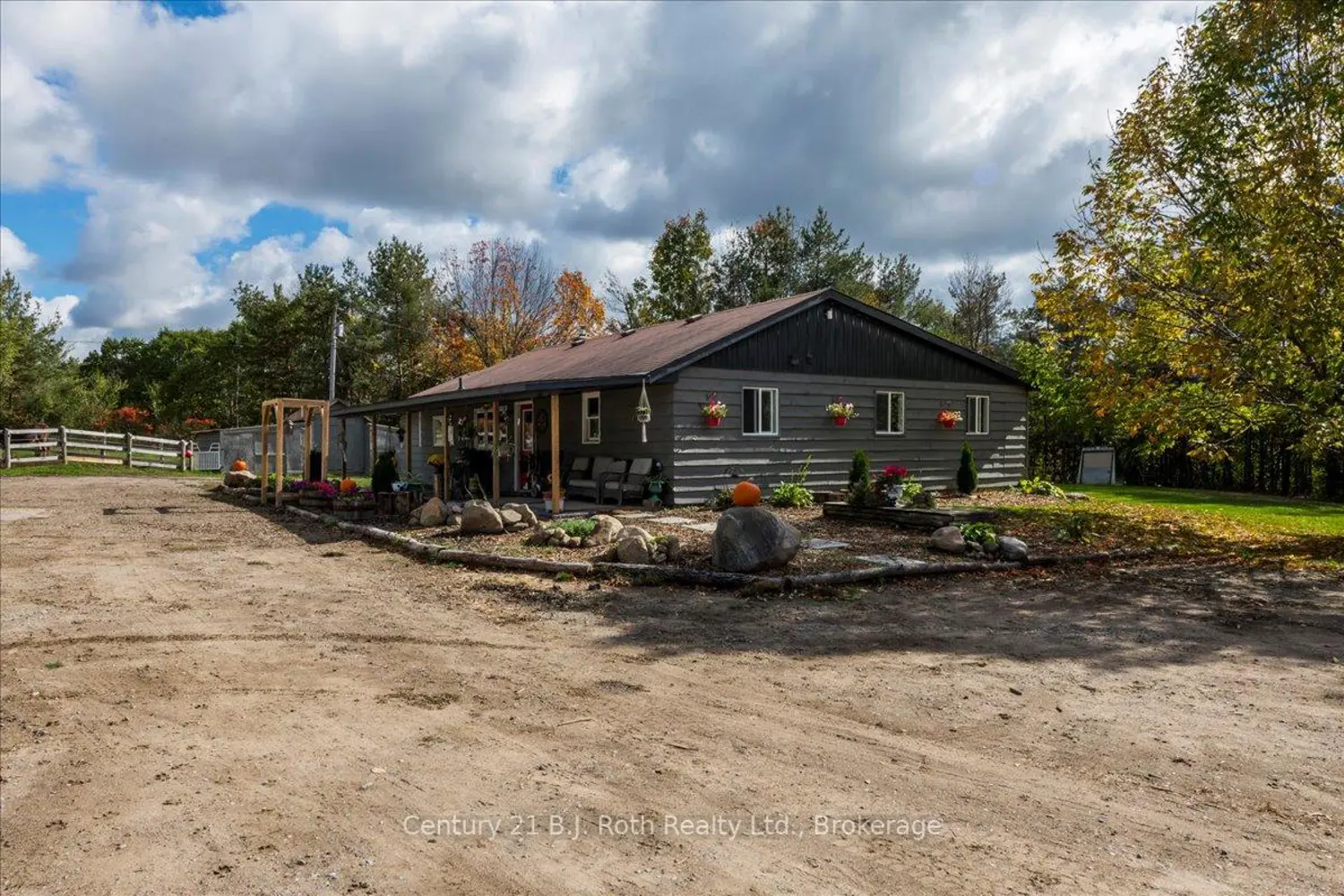 Additional image 2 of 2286 Flos 10 Road