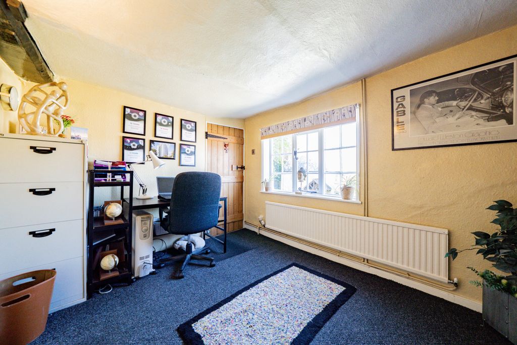 Additional image 13 of 4 bed semi-detached house for saleThe Square, Glenfield, Leicester, Leicestershire LE3