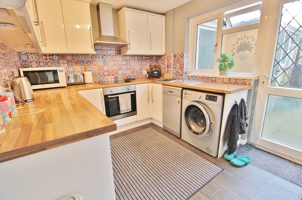 Additional image 10 of 3 bed end terrace house for saleSeaway Crescent, Southsea PO4