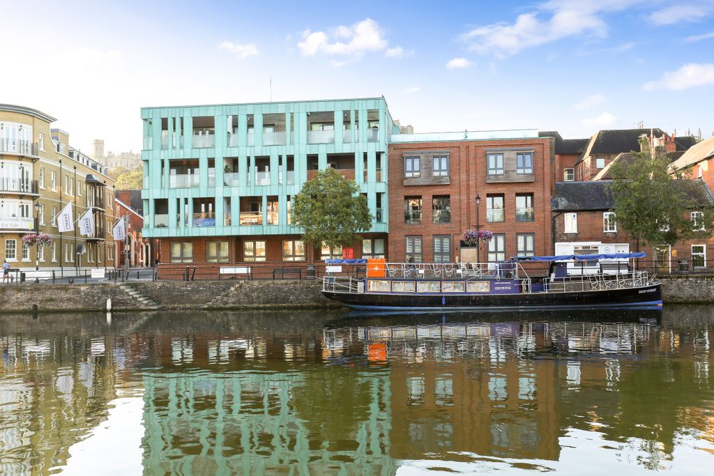 Additional image 16 of 2 bed flat for saleFarm Yard, Windsor SL4