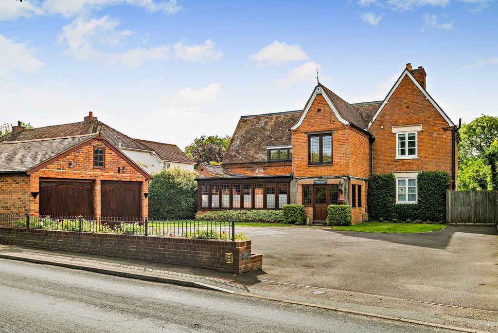 Additional image 8 of 4 bed detached house for saleForest Road, Wokingham, Berkshire RG40