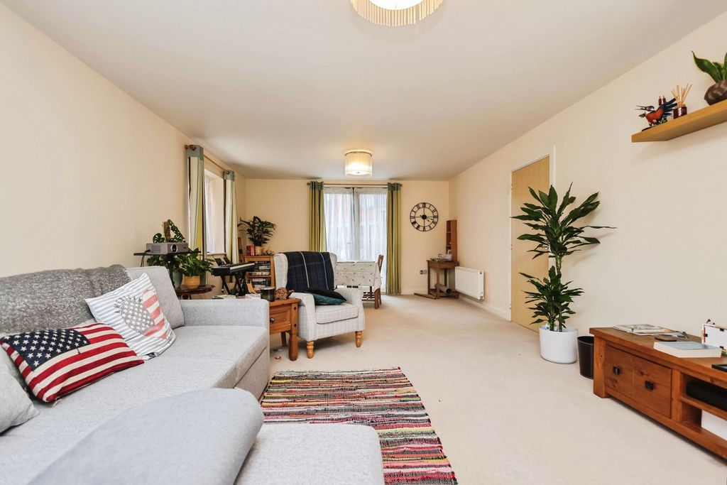 Additional image 14 of 2 bed flat for saleCrossley Road, Worcester, Worcestershire WR5