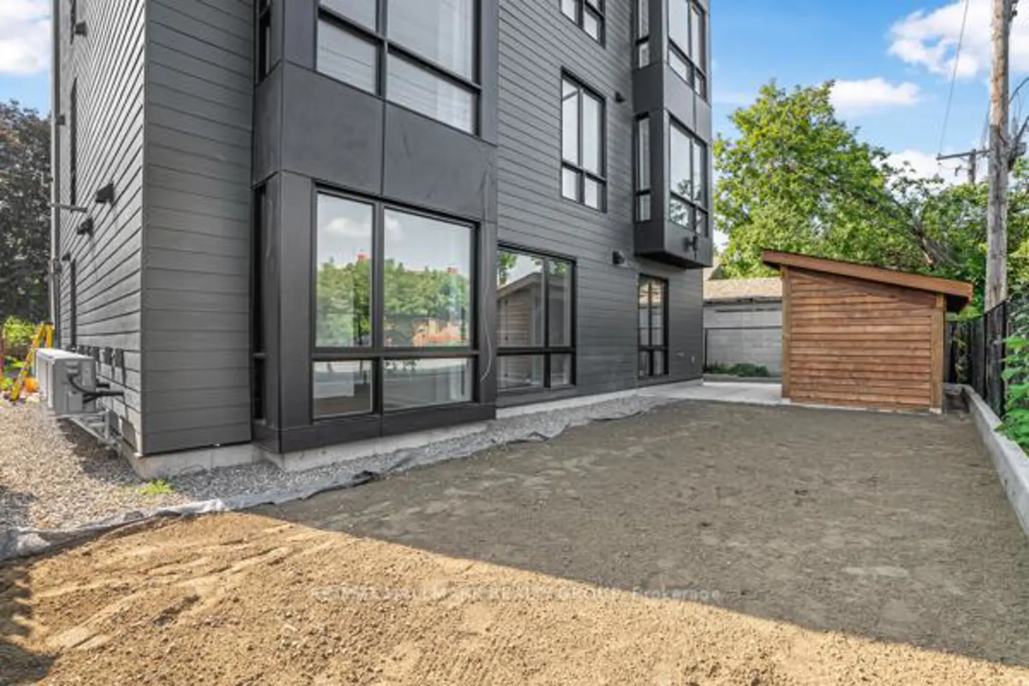 Additional image 9 of 391 Dieppe Street