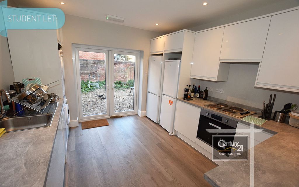 Additional image 3 of 5 bed semi-detached house for sale|Ref: R173020|, Kenilworth Road, Southampton SO15