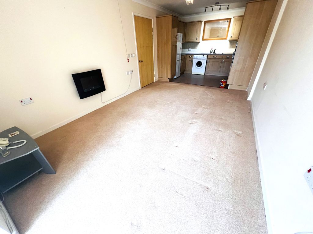 Additional image 5 of 2 bed flat for saleWinehala Court, Willenhall WV12