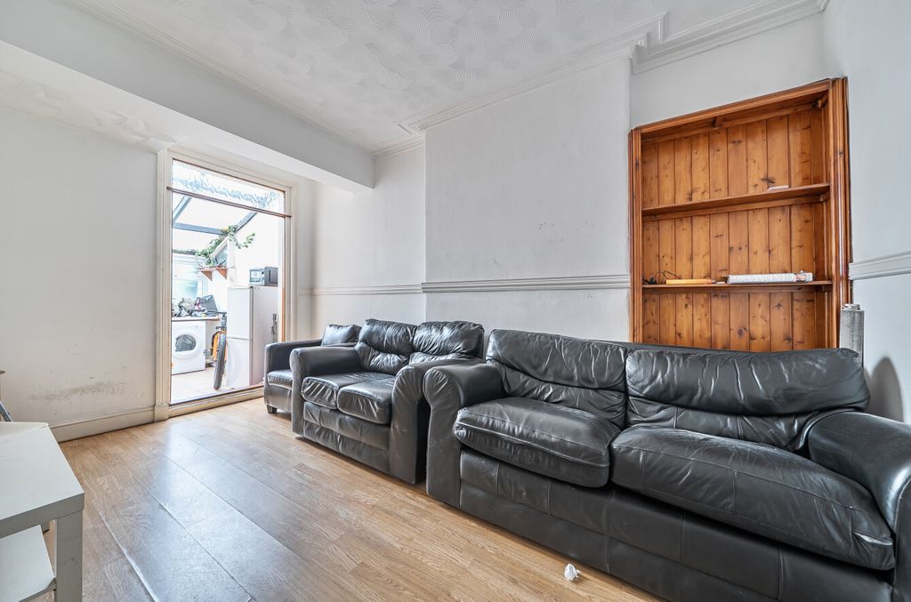 Additional image 16 of 4 bed end terrace house for saleSt. Edwards Road, Southsea PO5
