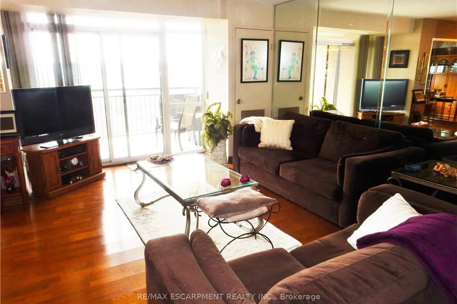 Additional image 9 of 500 Green Road 1512
