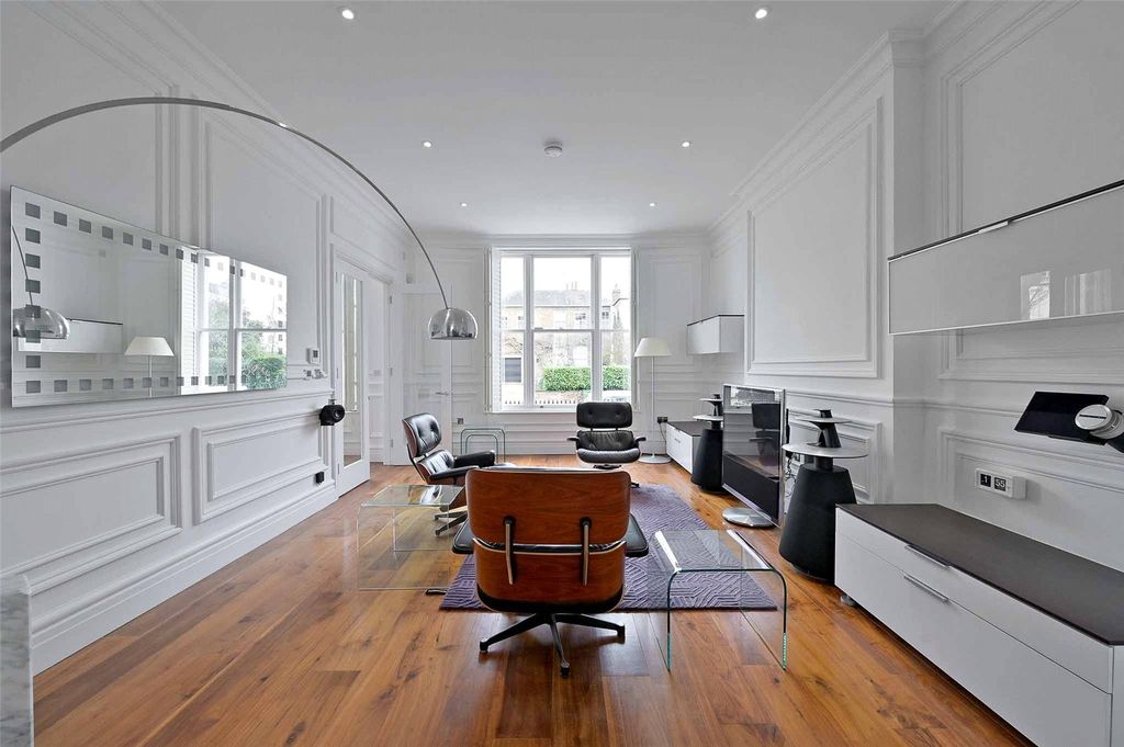 Additional image 3 of 3 bed flat for saleThe Residence, 26 Trinity Place, Windsor, Berkshire SL4