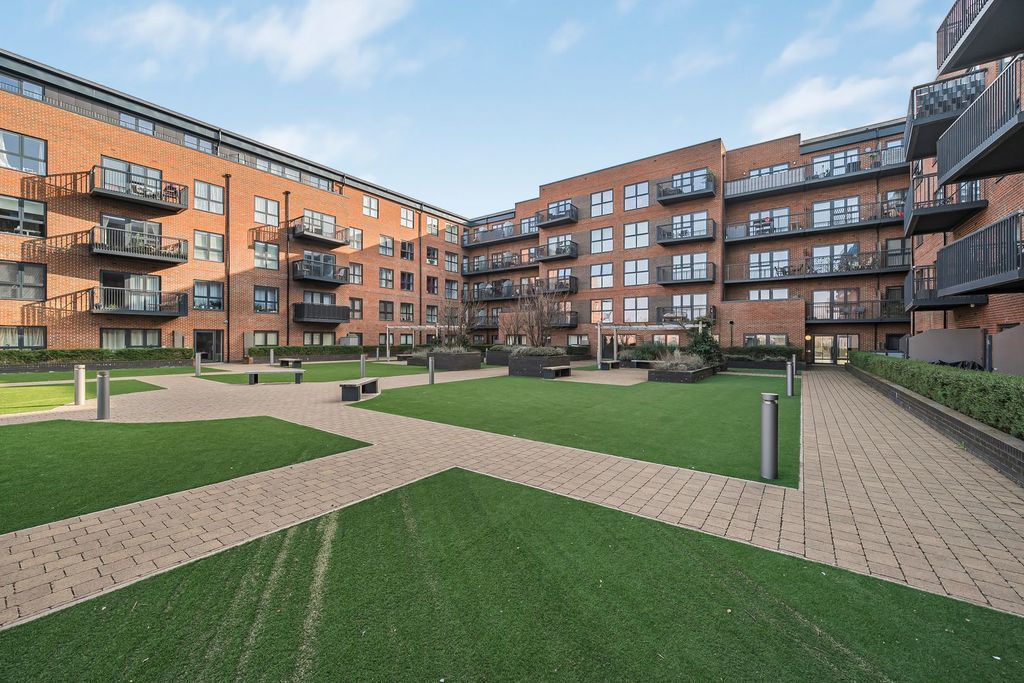 Additional image 19 of 2 bed flat for salePalmer Court, Pitcher Lane, Ashford TW15