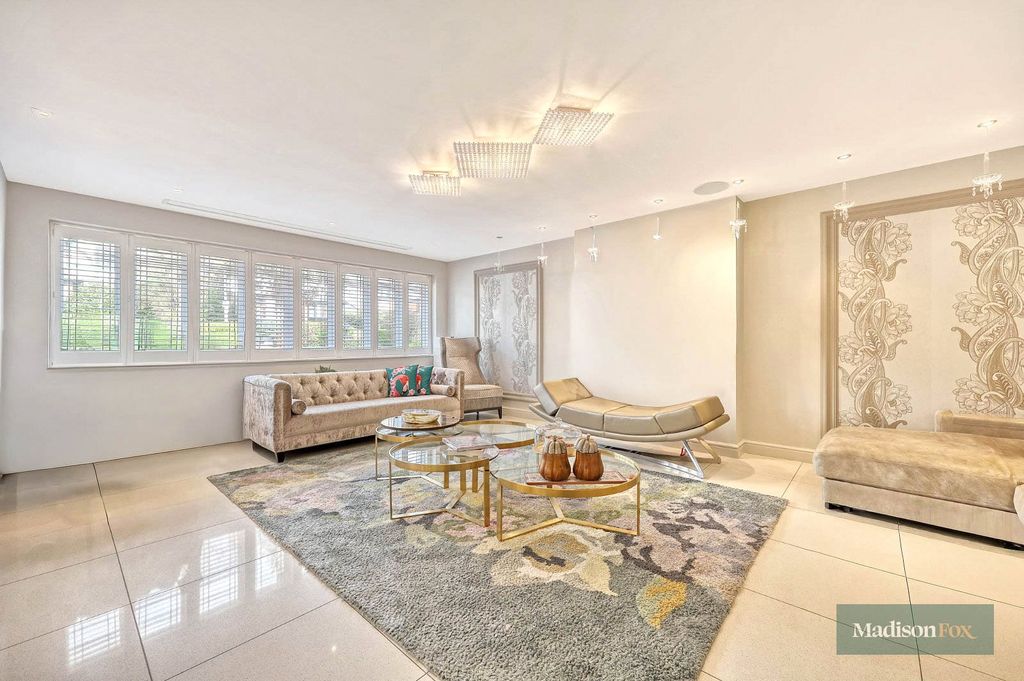 Additional image 4 of 5 bed detached house for saleThe Dell, Woodford Green IG8