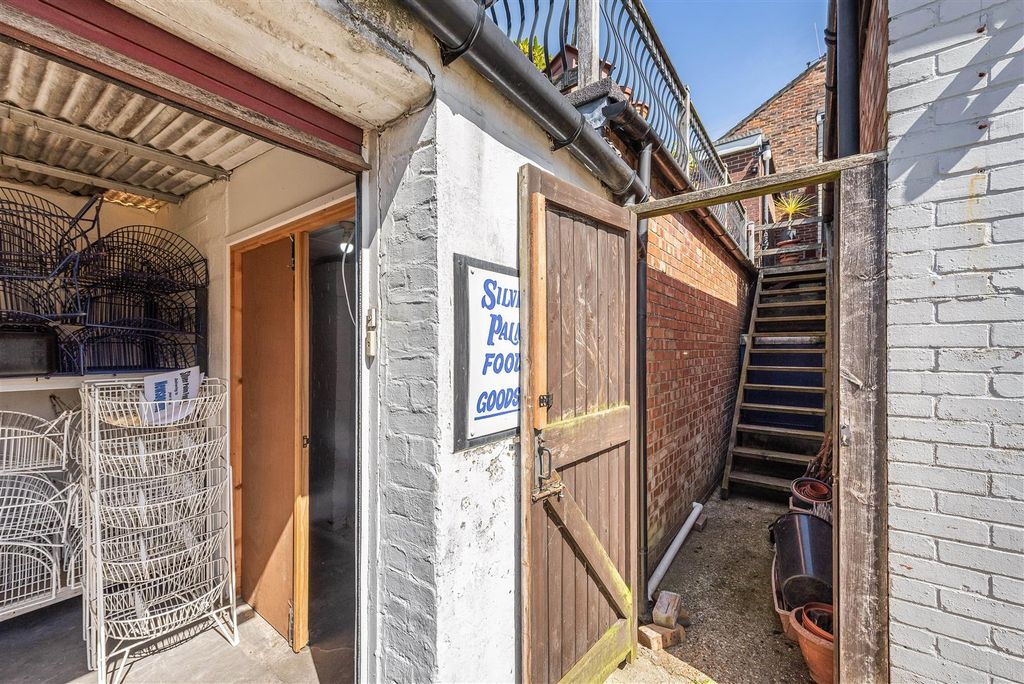 Additional image 19 of 2 bed flat for saleCopnor Road, Portsmouth PO3