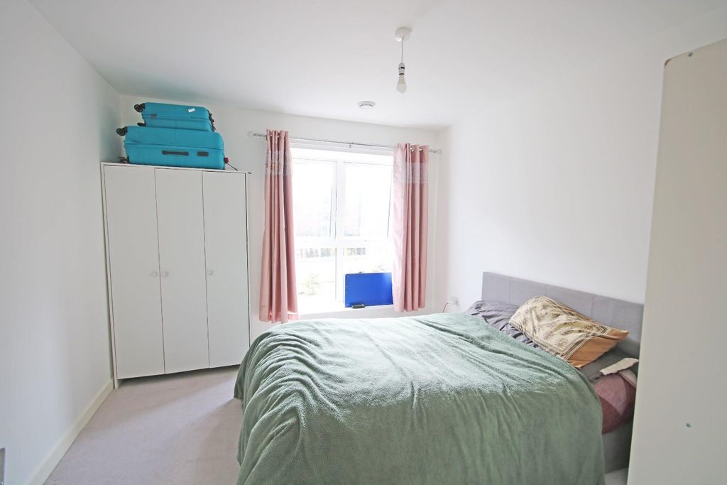 Additional image 13 of 2 bed flat for sale5 Pitcher Lane, Ashford TW15