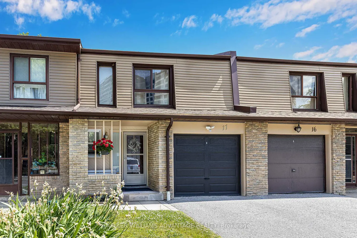 1051 Sandhurst Circle 17