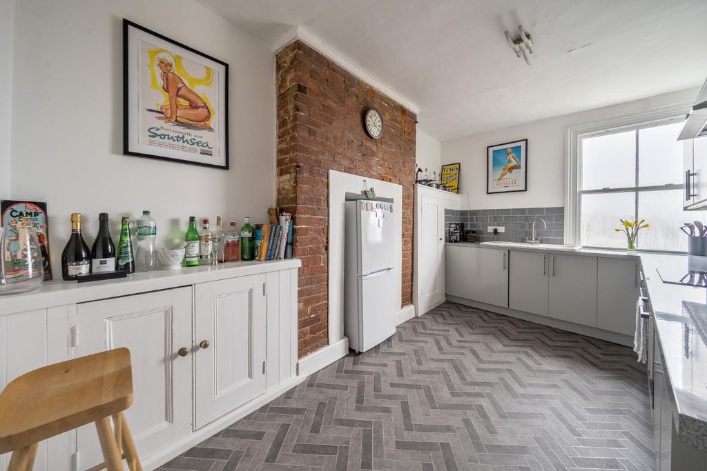 Additional image 12 of 2 bed flat for saleHigh Street, Portsmouth PO1