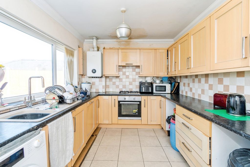 Additional image 8 of 4 bed semi-detached house for saleCoxford Road, Southampton, Hampshire SO16