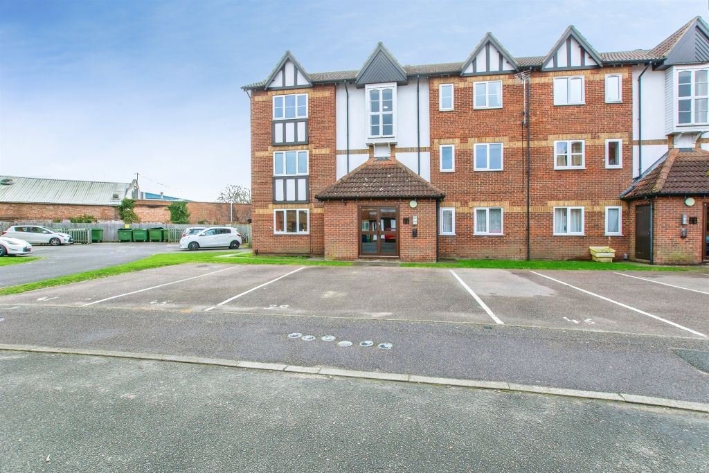 2 bed flat for saleMill Close, Wisbech PE13