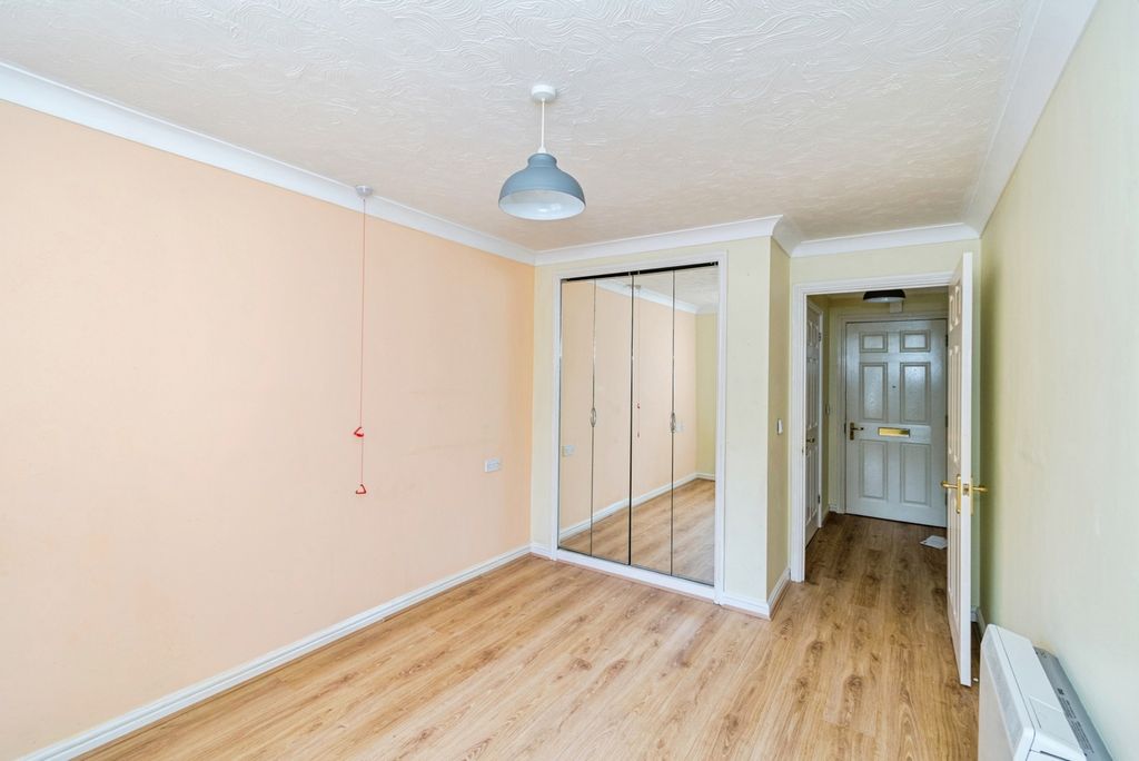 Additional image 6 of 2 bed flat for saleOakley Road, Southampton, Hampshire SO16