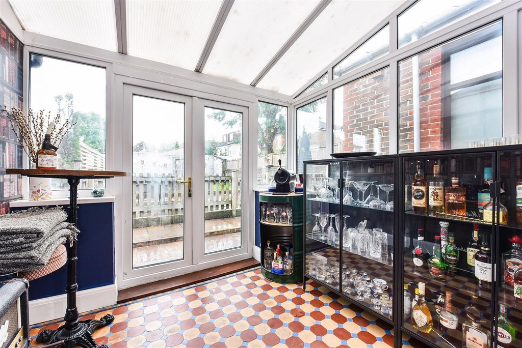 Additional image 6 of 5 bed terraced house for saleGladys Avenue, Portsmouth PO2