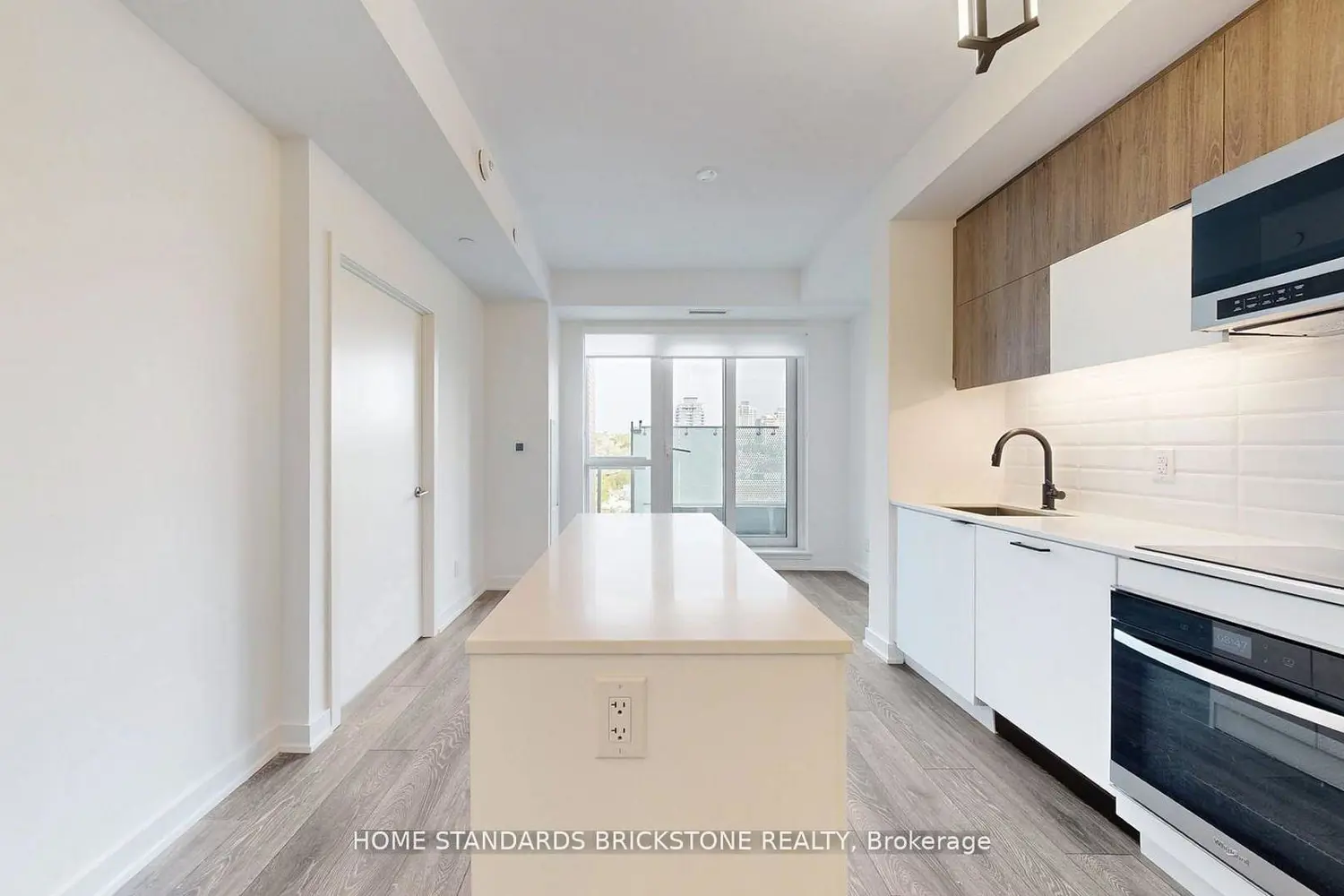 Additional image 4 of 8888 Yonge Street 321