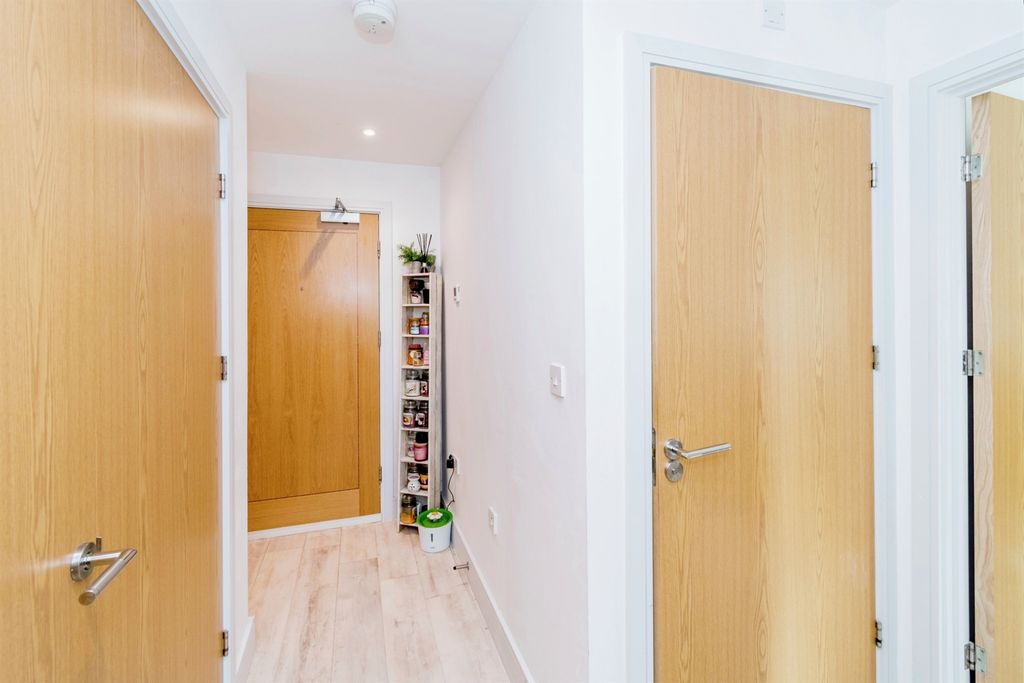 Additional image 12 of 3 bed flat for saleMeridian Way, Southampton SO14