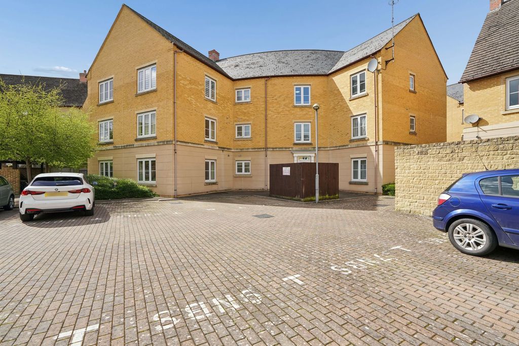 Additional image 9 of 2 bed flat for saleNew Bridge Street, Witney OX28