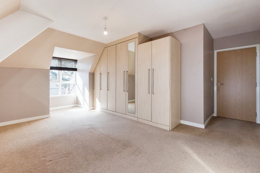 2 bed flat for saleArchers Road, Southampton SO15 photo 5