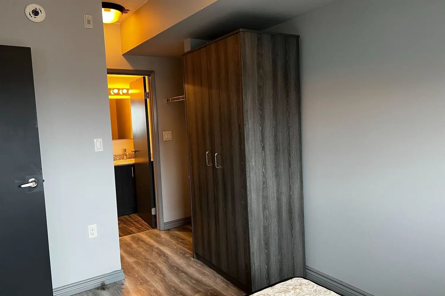 Additional image 9 of 275 Larch Street G612