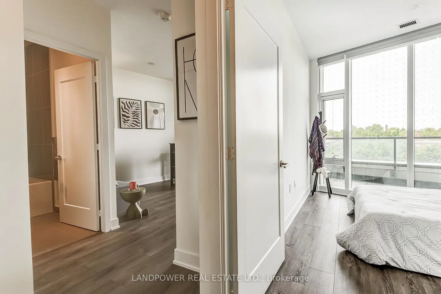 Additional image 9 of 585 Bloor Street 415