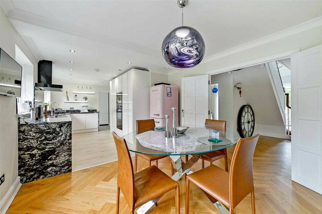 Additional image 6 of 5 bed detached house for saleIllingworth, Windsor, Berkshire SL4